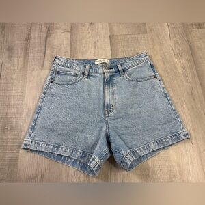 Abercrombie & Fitch The Dad Short High Rise Size 10/30